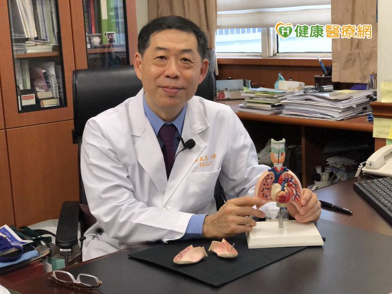 林孟志理事長表示，胸腔內科醫師需面對處理重症病患，獲得的健保點數給付卻無法反映醫師辛苦。