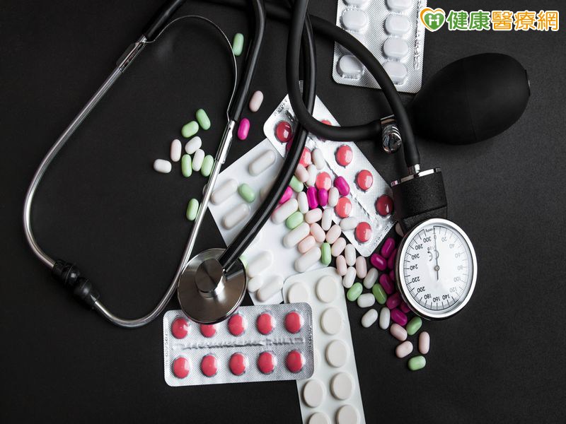 服用3種以上藥物、有中風、心肌梗塞或腎臟病使等高風險族群，或經常忘記服藥、藥物副作用多，或因懷孕等因素無法長期服藥等，可考慮使用高血壓導管治療控制血壓，病患術後大多都能改善血壓控制情況，帶給高血壓患者新的希望。