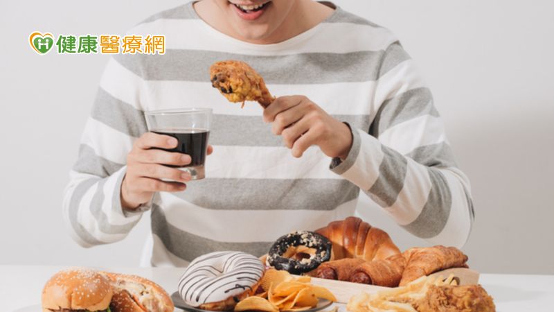隨著糖尿病治療的演進，現階段有複方控糖筆可做選擇，經臨床試驗證實，可兼顧飯前和飯後血糖，同時又能減少打針次數，呼籲患者在血糖控制與治療上有任何疑慮時，可主動向主治醫師諮詢。