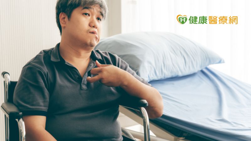 如果曾中風，一年內約1/10的人會再次中風，原本可能只有小血管阻塞，再次中風，可能連腦部重要血管都受波及，影響語言、吞嚥等重要功能，語言功能受損，病患就會非常沮喪。