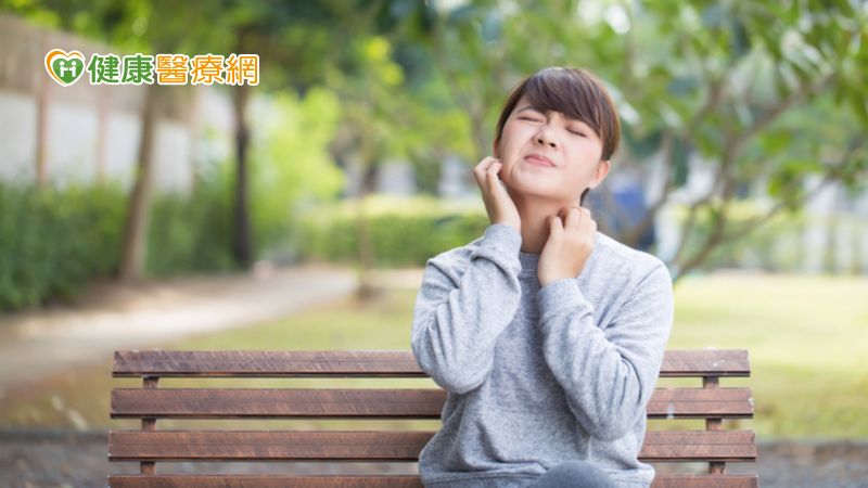 異位性皮膚炎面臨十幾年無新藥的治療窘境，新型生物製劑的問世，無疑可為中重度異位性皮膚炎患者帶來治療希望。此外，健保給付新型生物製劑療程的佳音，對於重度患者而言無疑是一大鼓舞。