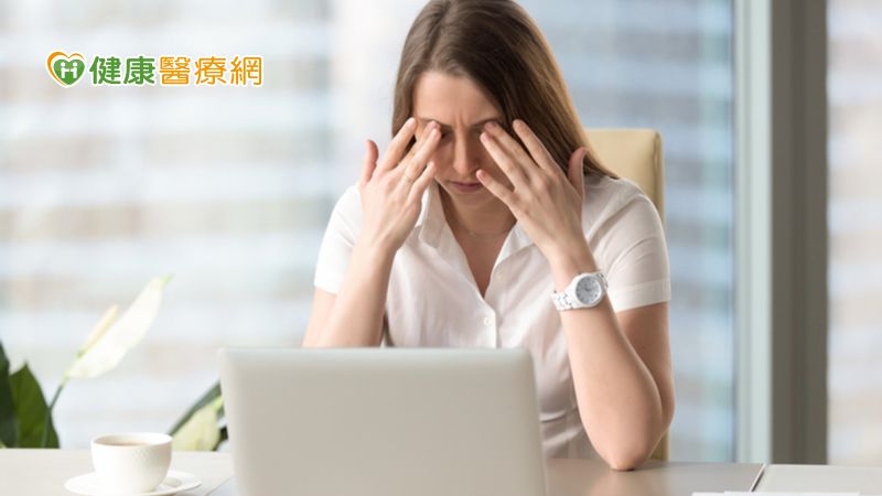 過去研究發現，一旦體溫升高，便容易誘發多發性硬化症急性發作，因此患有此病者，於冬天泡溫泉、甚至夏天高溫之際，都需特別留意。