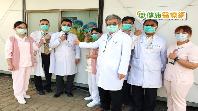 【武漢肺炎】成大醫院　戶外組合屋檢疫站啟用 