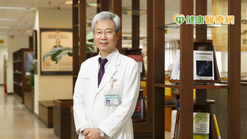葉聯舜醫師表示，由於子宮頸癌的發病進程較為緩慢，從癌前病變演變為侵襲性的子宮頸癌需花上四至五年的時間，但是，這段期間其實是患者最關鍵的｢黃金預防期｣，只要在原位癌之前接受治療，都有很大的機會能治癒。