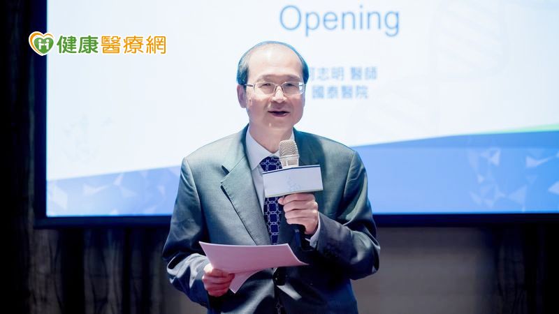 國泰綜合醫院婦癌中心主任何志明提醒，若腸胃症狀反覆發生，一個月內超過12次以上，就要注意卵巢癌的可能性。
