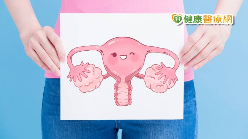 全球婦女平均自然閉經年齡為 50～52 歲，但實際上閉經年齡會因人種和所處地區、日常生活習慣而有些許差異。