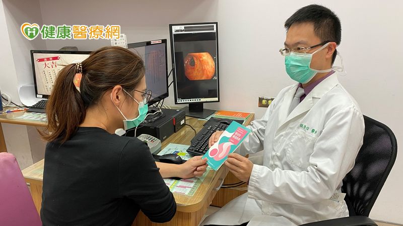 發炎性腸道疾病的控制，有賴於良好的醫病關係，和專業的個管衛教師維繫。（照片提供／張崇信）