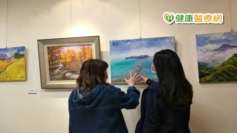 藉由各式藝術的展出來幫助看診民眾緩解身心壓力，以及緊張的防疫氛圍，並提供在院服務的醫護人員有其可以短暫放鬆的空間。
