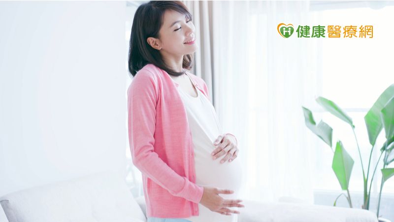 不孕患者蔡小姐，她經由大醫院醫學中心檢查發現體內有很高的「抗精蟲抗體」，導致進入她體內的精蟲活動力大減，呈現僵死狀態，根本無法與卵結合。所幸，後來尋求中醫診所院長林襄穎醫師接受中藥治療４個月，順利自然懷孕。