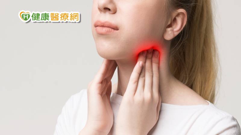 巴癌初期症狀不明顯，包含食慾差、體重減輕、體力差，或是夜間莫名盜汗等等，容易誤以為是老化的現象，黃威翰醫師呼籲民眾，可以到醫院進行詳細檢查找出病因，若是淋巴結腫大，需盡速就醫檢查治療。