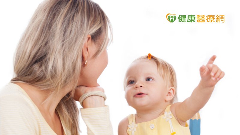 12種寶寶肢體語言，讓你看懂他的需求！