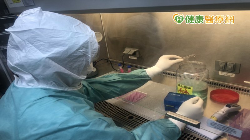長庚團隊不眠不休終於從人體體內找出最具治療新冠肺炎潛力的單株抗體藥物