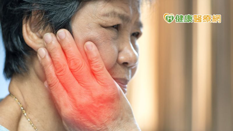 耳下長出凸起物誤當粉瘤？　當心一不注意就損害顏面神經