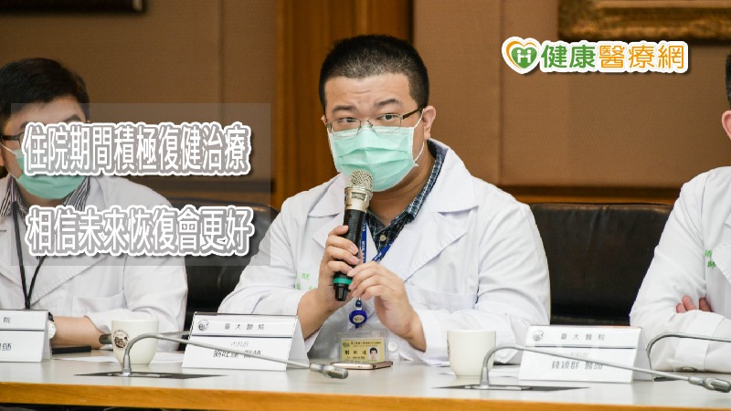 加碼復健終出院！　全台住院最久新冠重症病人滿懷感謝