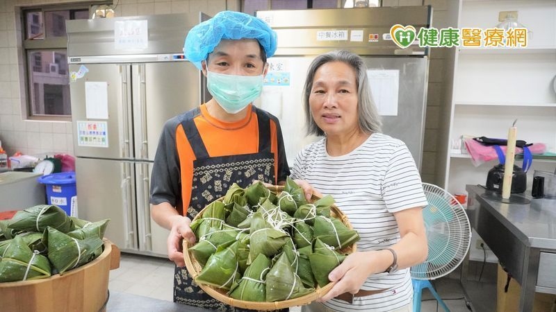 自食其力！盼助阿廷「粽」福田　身心障礙者展笑顏 