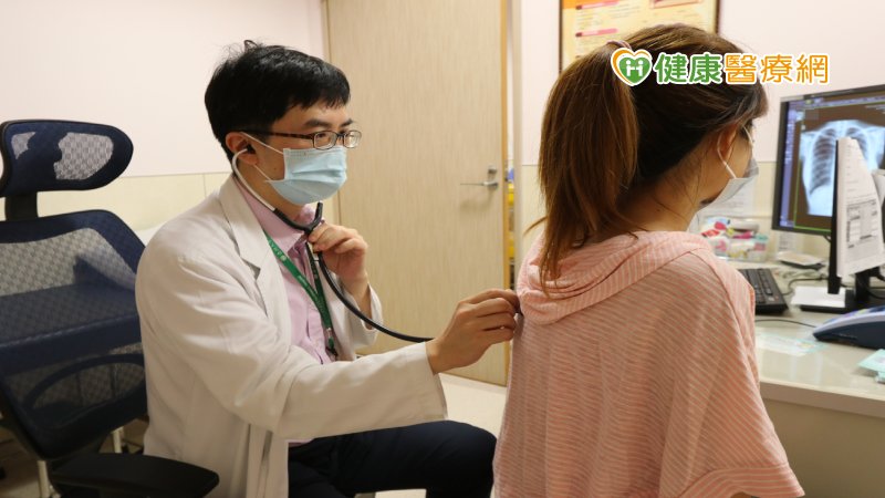 若咳嗽超過8週仍未改善，就應盡快就醫檢查，並主動告知病史，以免因症狀加劇，影響日常生活品質。