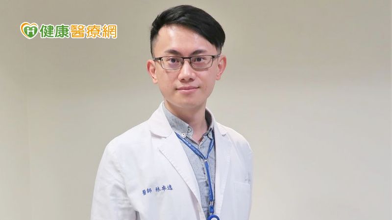 林卓逸醫師分享目前國際治療趨勢，英國復健醫學會已推薦施打肉毒桿菌素治療肢體痙攣，美國神經學學會也建議應該考慮將肉毒桿菌素作為肢體痙攣第一線治療選擇。