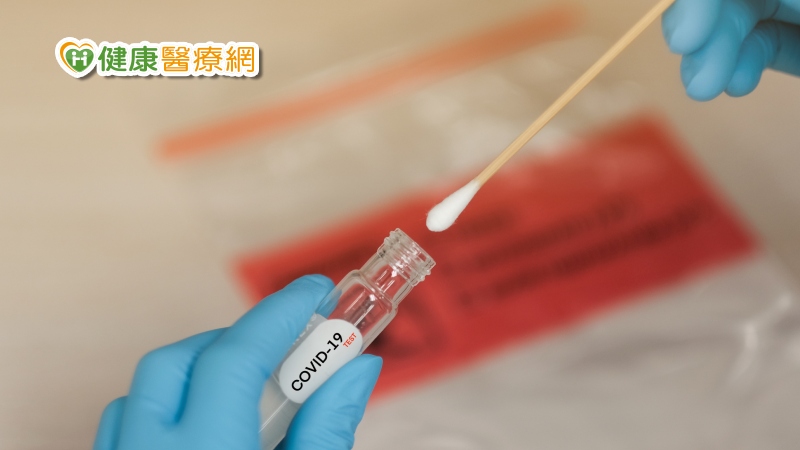 德國8月起規定由高風險國家返國者必須接受篩檢，結果大幅增加實驗室的負擔。德國衛生部長史巴恩（Jens Spahn）24日表示，篩檢資源吃緊，考慮會以隔離代替強制篩檢。