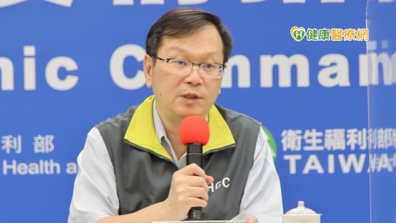 指揮中心表示，個案9月21日、22日曾出現腹瀉情形，因自認吃壞肚子故未通報，9月24日集中檢疫期滿前進行採檢，因檢出武漢肺炎陽性於今日確診，目前住院隔離中。