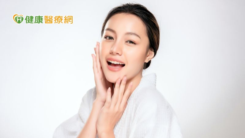江紀萱強調，皮膚清潔很重要，很多女性妝感較濃厚，若用手洗不乾淨，可能會出現痘痘、酒槽等皮膚問題。（示意圖）