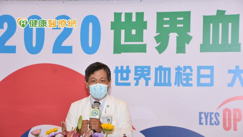 彰基副院長林慶雄表示，現代人久坐的生活型態，加上肥胖、抽菸、飲酒等，都可能造成血栓風險。