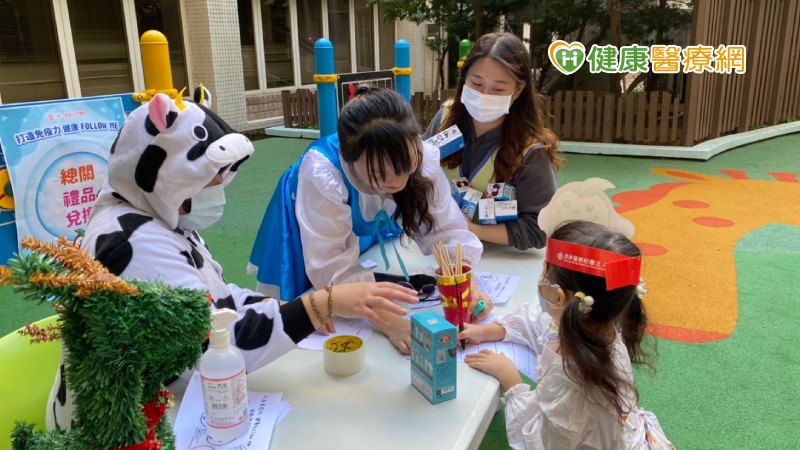 林口長庚醫院中醫婦兒科郭順利醫師表示，在小兒外感疾病的治療上，孩童往往容易抗拒服藥，即便醫師已經矯味，讓藥物口感較佳，父母也不一定餵的了藥，而且小兒感冒往往因咳嗽、嘔吐劇烈，導致服藥困難。若遇到這類病患，藥浴依然能發揮作用，這時可利用藥物發汗幫助小兒散熱及恢復。
