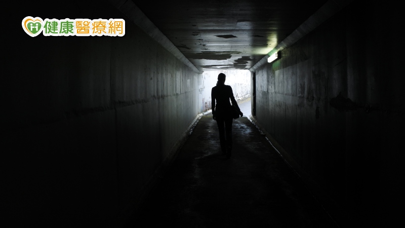 台灣平均一年有12000多件性侵害通報案件，且其中1200多件受害者為男性，並非全部都是女性，而創傷之後的路，比想像中更加難走。