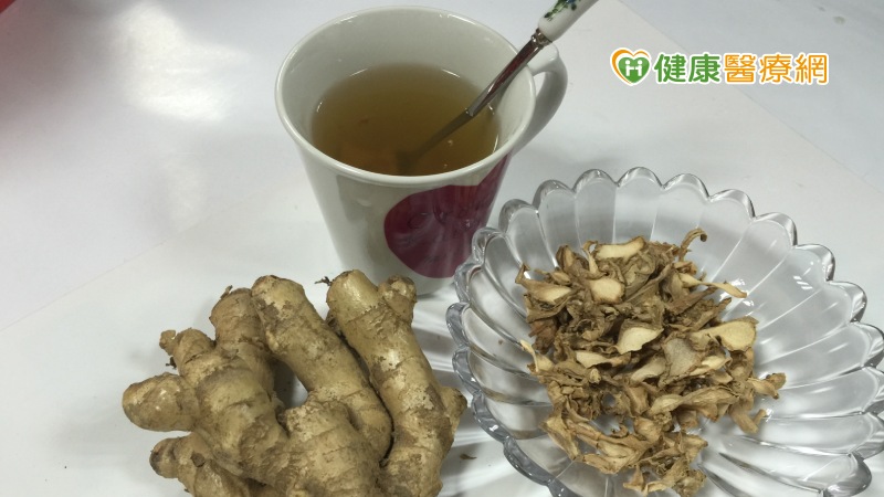 南投醫院中醫科顏素美主任表示，薑可以促進血液循環，改善手足冰冷，預防感冒，女性生理期時，亦可改善下腹悶脹不適。