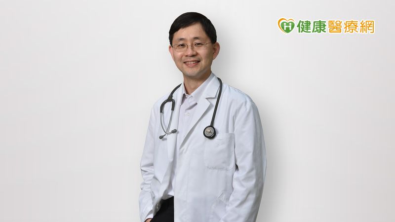 醫師表示，民眾若是發生少見的感染症或反覆感染，且有自體免疫疾病家族史，要提高警覺，必要時可諮詢風濕科醫師，及早診斷治療。