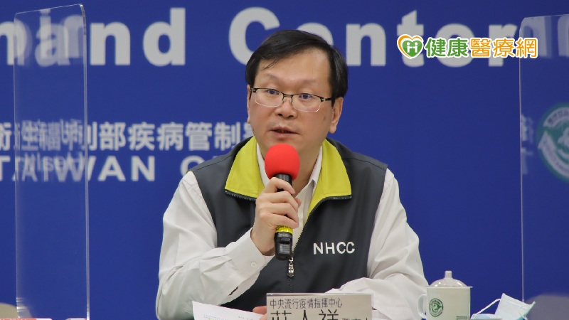 依據疾管署監測資料顯示，英國疫情自本(109)年11月中過第二波高峰趨緩後，12月初起再度回升，近1週平均每日新增逾2萬9千例創新高，截至12月21日累計逾207萬例，其中逾6萬7千例死亡。