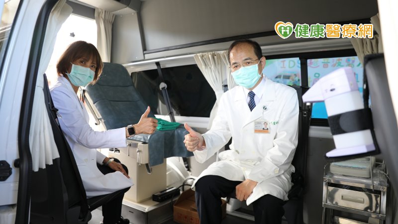花蓮慈院醫療團隊積極為東部地區引進國際級水準的醫療技術，提供各種適合的專科醫療服務，縮短偏鄉民眾與都會區民眾平均餘命的差距。
