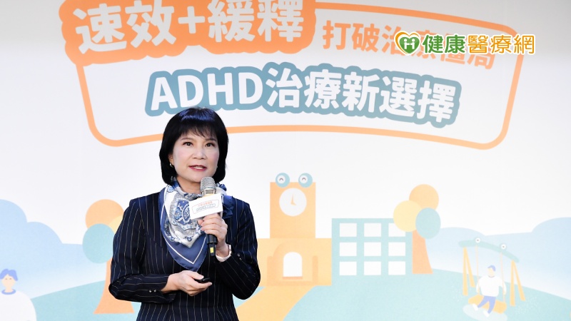 國際ADHD 專家-台大醫學院精神科教授、台大醫院精神醫學部主治醫師高淑芬醫師表示，數十年實證研究顯示藥物治療可以有效減少症狀，並在課業、同儕相處、環境適應、家庭功能都能有更好的表現，適當治療下，未來也都有減藥、停藥的可能。