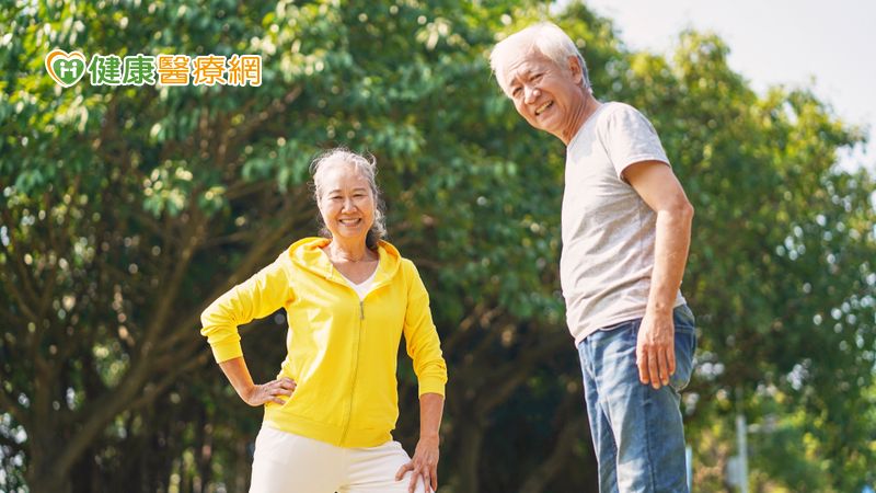 想要透過益生菌達到保健功效，在攝取益生菌時需特別注意菌株成分，才能達到想要保健的效果