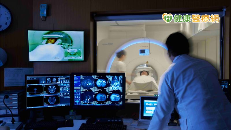 運用非侵入性的電腦斷層（CT）及磁振造影（MRI）來偵測心臟及腦血管疾病，預防猝死，在健康檢查上的重要性愈來愈高