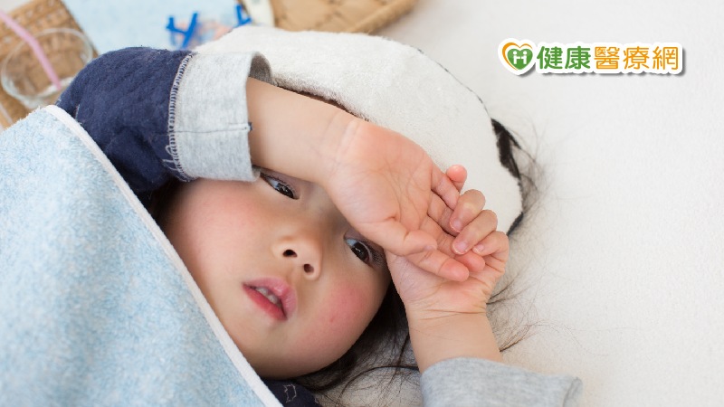 孩子發燒熱痙攣怎麼辦？　醫師提醒兩大原則