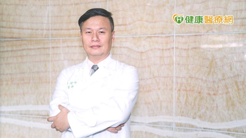 台灣兒童急診醫學會理事長李建璋醫師表示，若要遏止流感出現更嚴重的情況，首要任務就是篩檢，及早確認流感，可即時給予抗病毒藥物，避免病情繼續惡化，同時也能防止交叉感染。