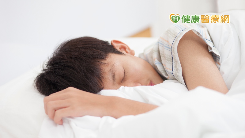 青少年嗜睡　醫：睡眠充足仍嗜睡要當心