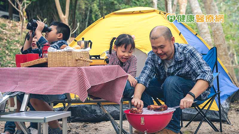 提醒民眾至野外登山或踏青時，不應隨意採摘野生物並食用。