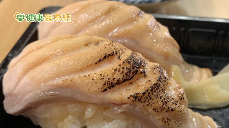 張麗娟營養師表示，近來不少心血管疾病猝死的個案，根據研究顯示想要預防心血管疾病，地中海飲食強調含有豐富的Omega-3，可防範心血管疾病，