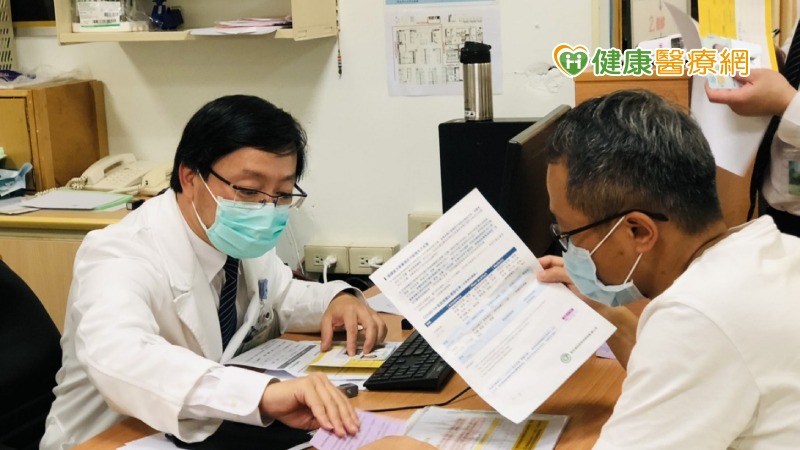 台北慈院COVID-19自費疫苗開打　民眾踴躍接種
