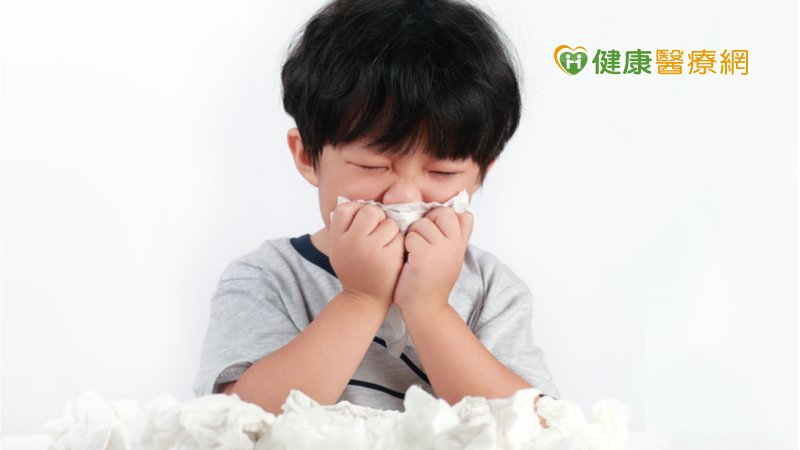 孩子從出生到三歲的免疫系統都處於過敏易感期，若大量接觸環境過敏原就容易誘發出過敏體質，因此段階段正是預防過敏的關鍵期，家長更應把握此階段為孩子做好健康把關。