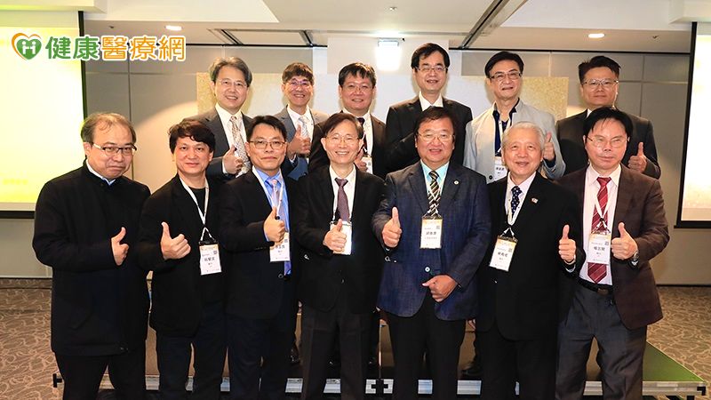 美容醫學醫學會舉辦2021春季學術研討會，吸引超過七百位產業相關人士共同參與。