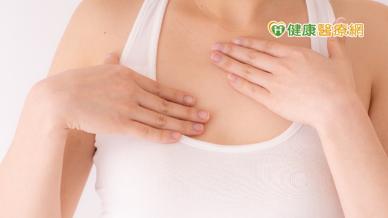 泌乳激素腫瘤會造成異常泌乳及不孕現象，當腫瘤直徑大於1公分時，醫學上稱為「巨泌乳激素腫瘤」，容易造成視神經壓迫及阻塞性腦水腫，因此患者出現頭痛、眼球脹痛及視力模糊現象，若不及時手術治療甚至會有生命危險。