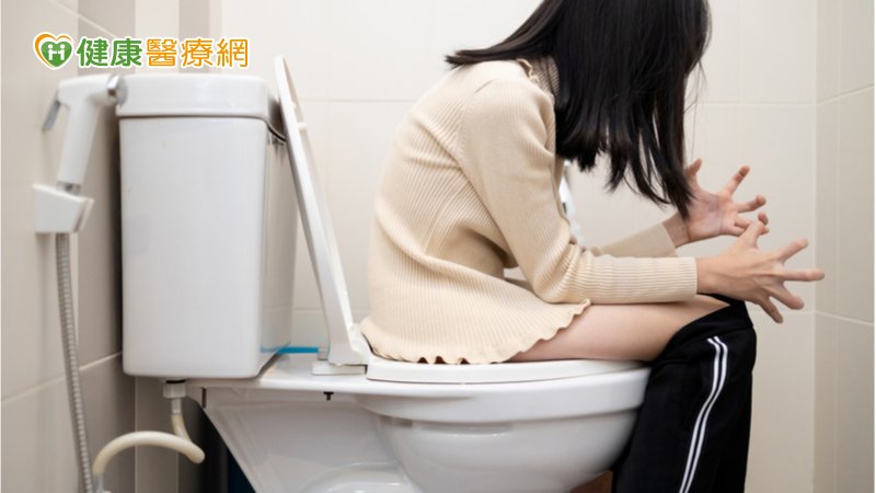 兒童血便常見的原因為急性腸胃炎或便秘引起的肛裂所造成，多數病童於治療一至兩週後皆會有明顯改善。