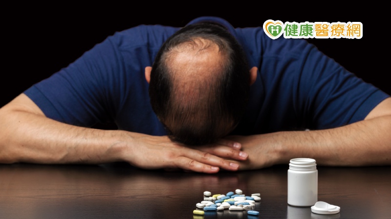 幸福醫師莊豐賓表示，有雄性禿困擾的人若服用一些治療藥物，的確有可能會影響性功能，但可以藉由調整劑量，或是搭配其他療程來避免。