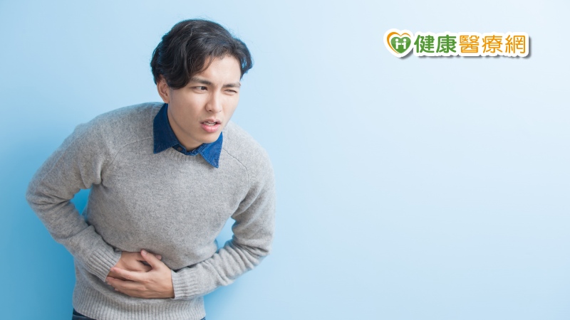 胃輕癱（gastroparesis）是一種因為胃排空受到影響，而嚴重影響進食的疾病。疾病的成因和連結胃部的自主神經失調有關，然而有一半的人找不到明確的原因。
