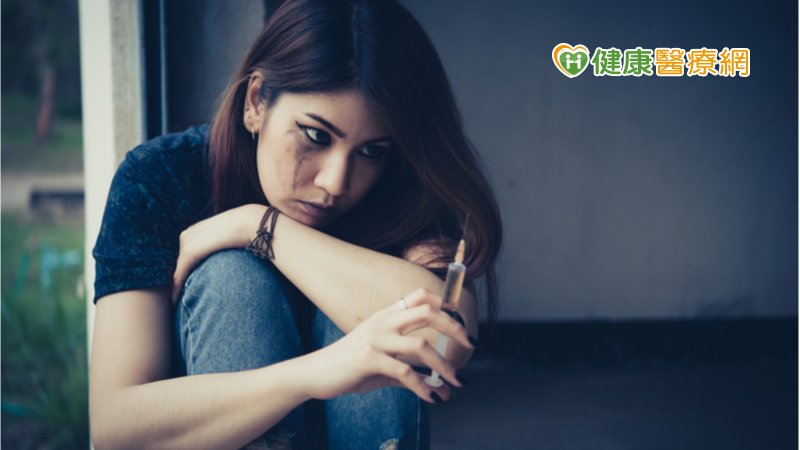 全國第一家公立女性戒癮的中途之家，成癮治療團隊透過生理、心理及社會的各角度提供女性藥癮者心理支持與醫療專業的治療，幫助她們重新找回人生。