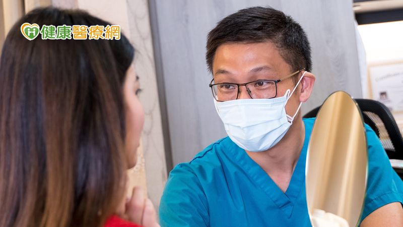 微整針劑與電音波功效固然吸引人，但陳醫師提醒，每項療程都有其風險存在，選擇堅持使用原廠正貨的診所，以及有專業執照、經驗豐富的醫師，才能安心美出新高度！