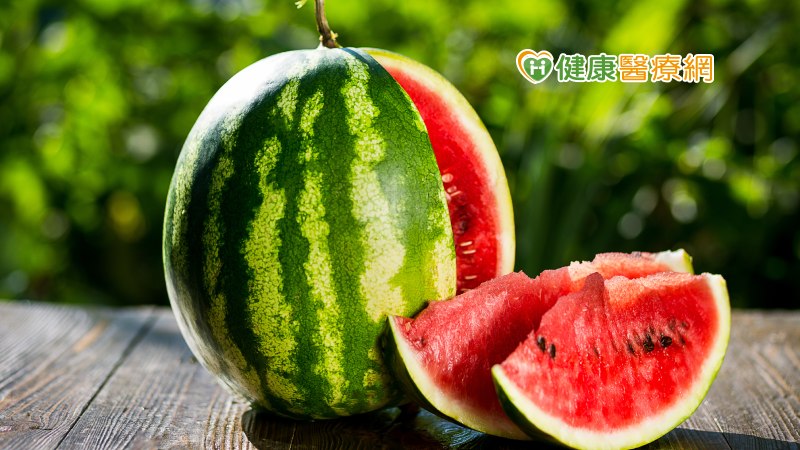 夏季吃西瓜超解暑　你適合吃西瓜嗎？ 