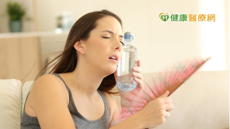 疾病中最嚴重的一種就是中暑，在夏天最為常見，比熱衰竭更為嚴重，一旦不小心中暑，這時中心體溫大於攝氏40度C，且合併中樞神經系統異常的症狀，若未及時治療，死亡率達五成以上。